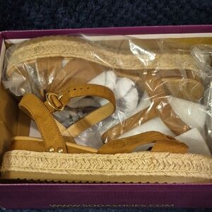 Soda Women's Brown Espadrille Sandals